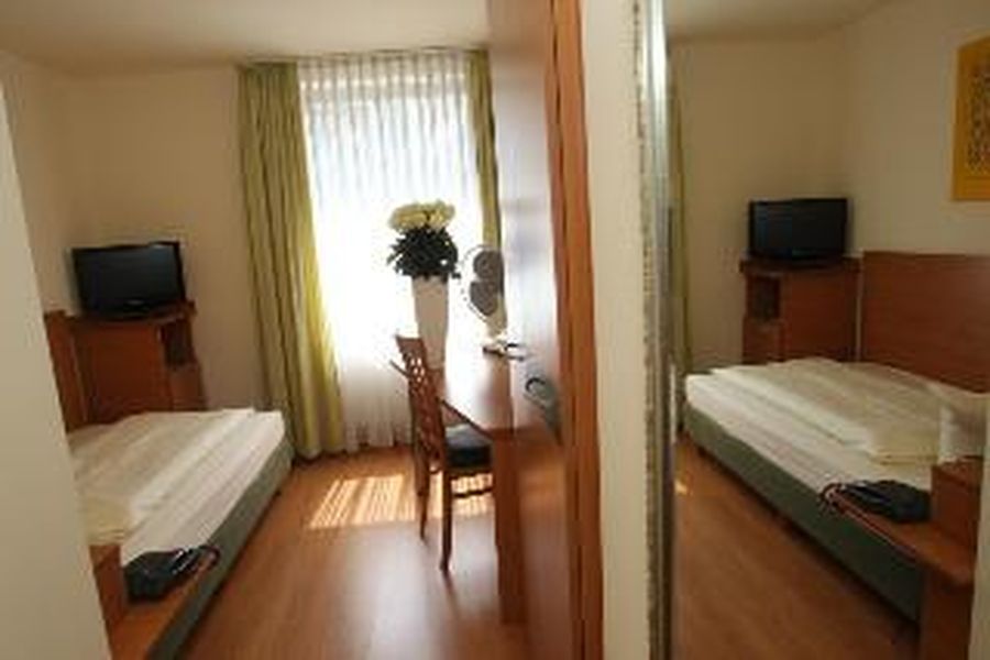 photo-1